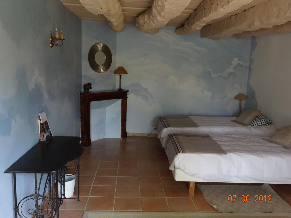 Mas Del Lum Bed & Breakfast Boussac  Room photo